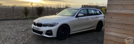 2022 BMW 330e Review: 3,200 km in a 3 Series hybrid, Touring Version, Part 1