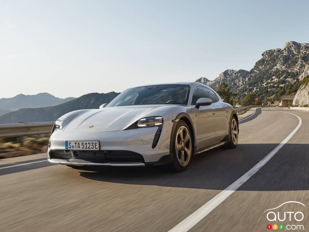 Porsche Taycan Cross Turismo