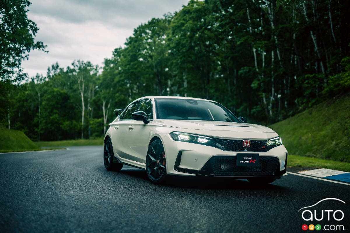 Honda Caught Testing And Taking Pictures Of The 2023 Civic Type R At The  Nürburgring