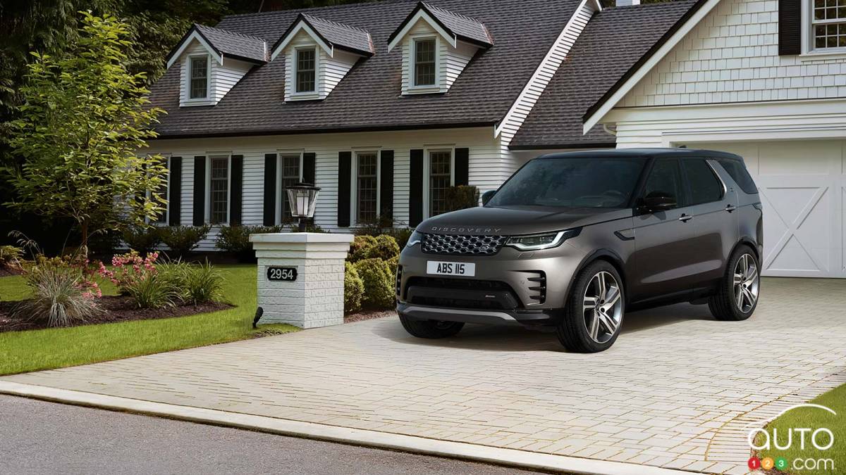 2022 land rover discovery wallpaper