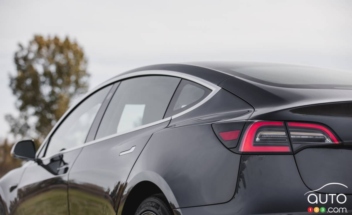 Vitres électriques défectueuses : Tesla doit rappeler plus d'un million de véhicules