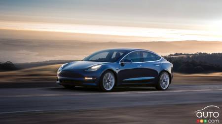 Tesla réduit de 5000 $ le prix de sa Model 3 au Canada
