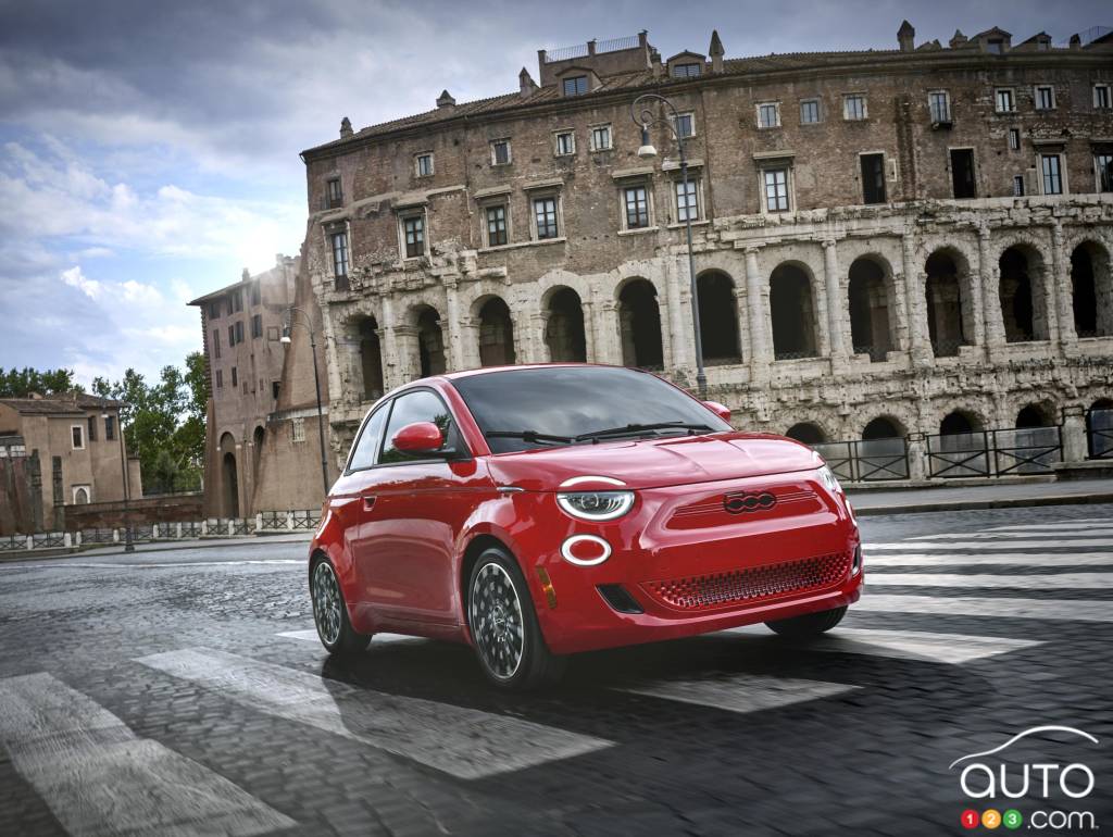 The 2024 Fiat 500e (Red) Edition