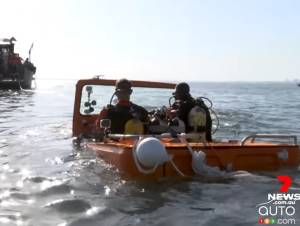 An Electric 1978 Toyota Land Cruiser Drives 8 km…Underwater