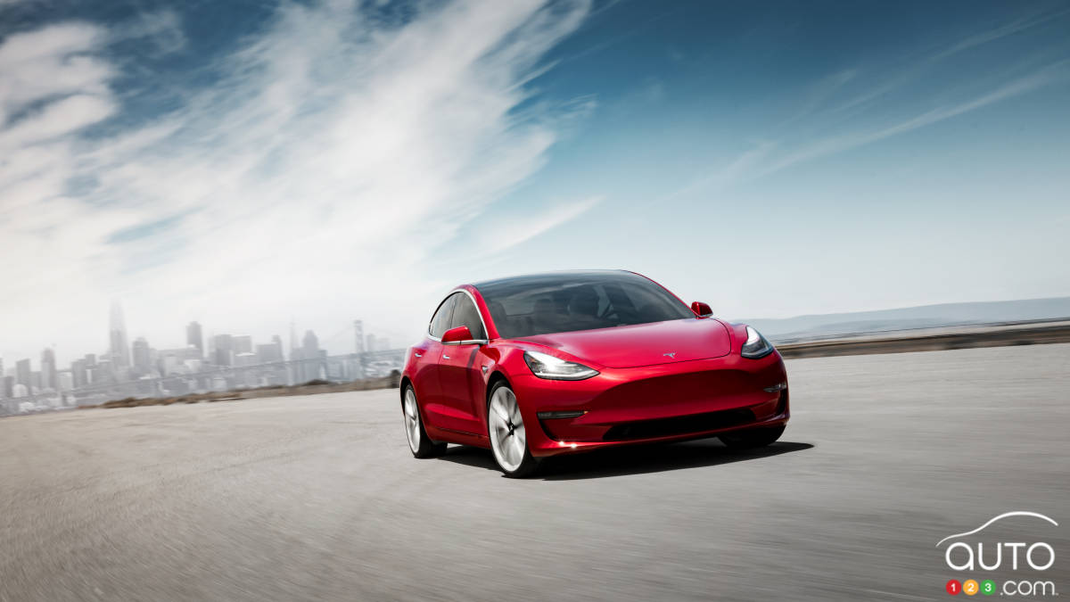 La NHTSA enquête sur la direction des Model 3 et Model Y de Tesla