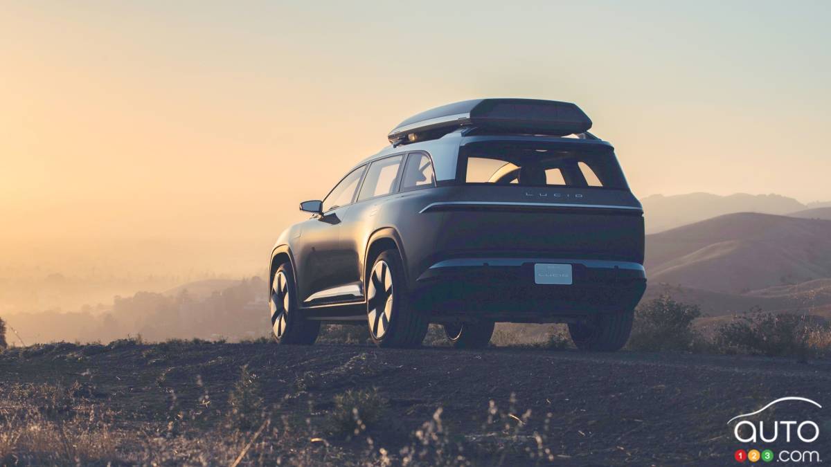 Lucid Gravity First Look: This Electric 3-Row SUV Is Better Than We Expected