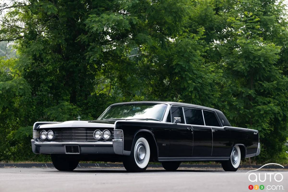 1965 Lincoln Continental used by Lyndon Johnson Sells for $130,000
