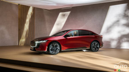 Brussels 2025: Mazda Unveils Mazda6e Electric Sedan, Coming to Europe