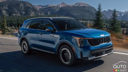 Kia Recalls Over 74,000 Sorento Due to Headlight / Taillight Problem