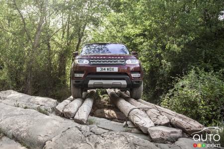 Enquête de la NHTSA sur près de 92 000 Range Rover Sport