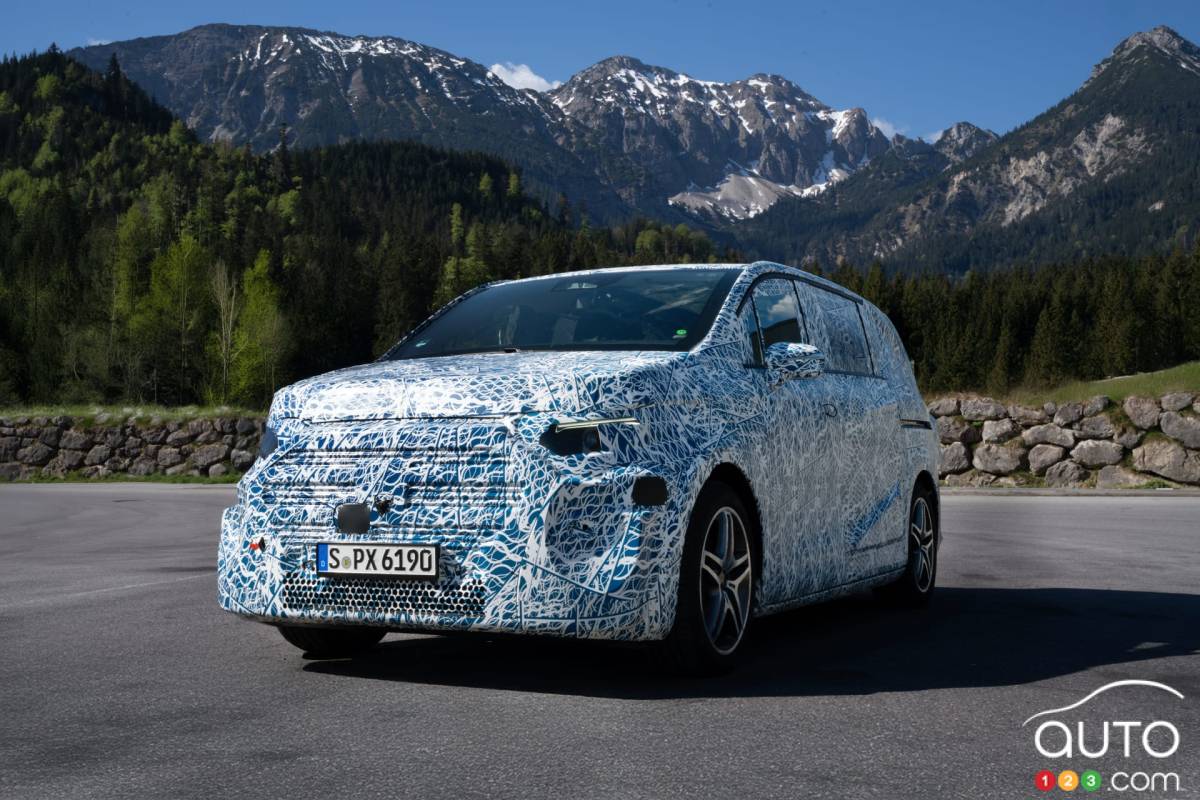 Mercedes Will Bring VLE Electric Van to Canada in 2026