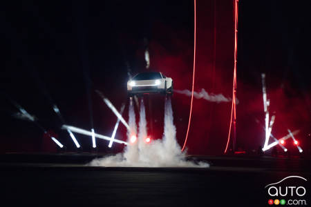 Tesla’s New Roadster Comes with Rocket Thrusters and Can Fly