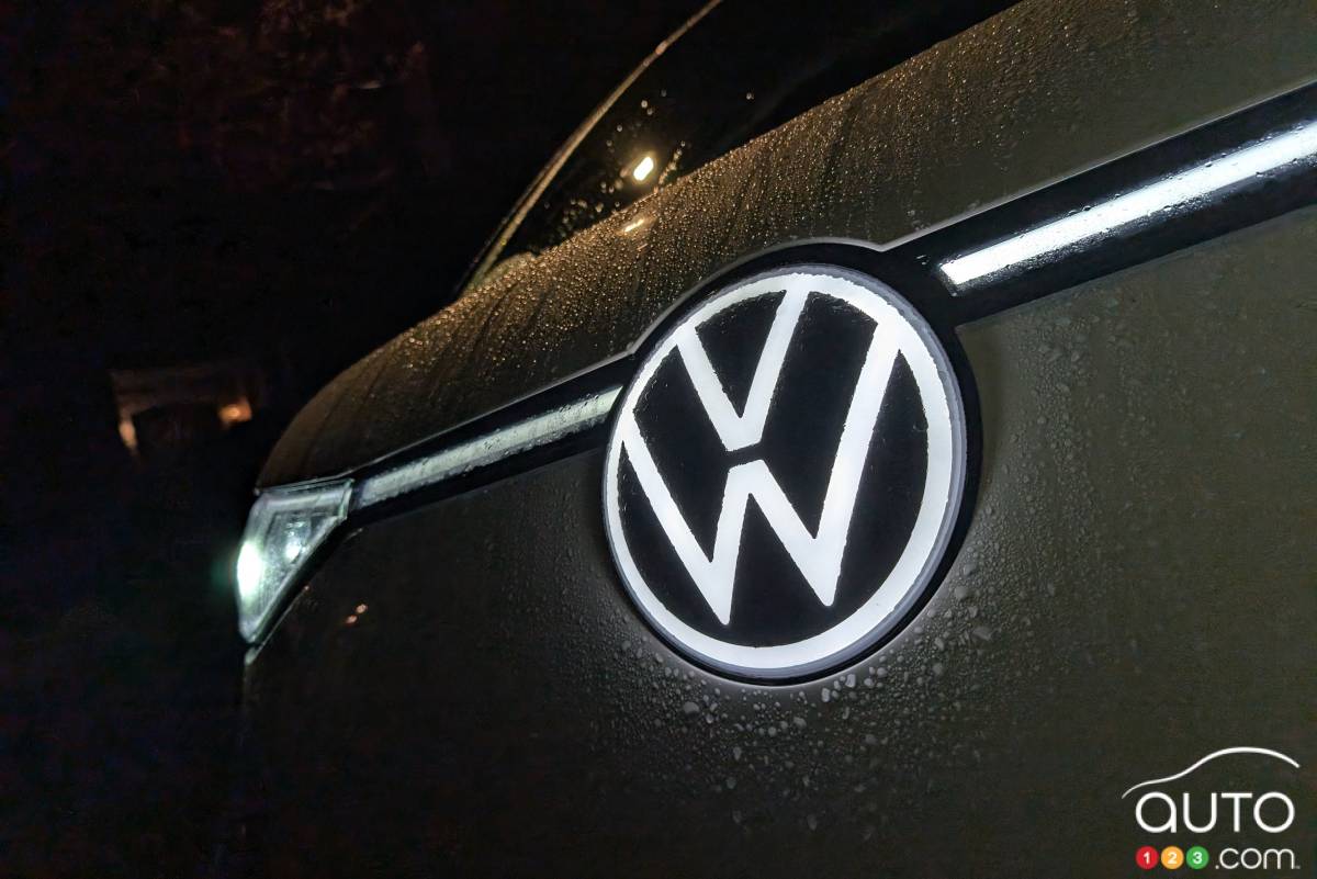 German Volkswagen Workers Send Message to Top Brass