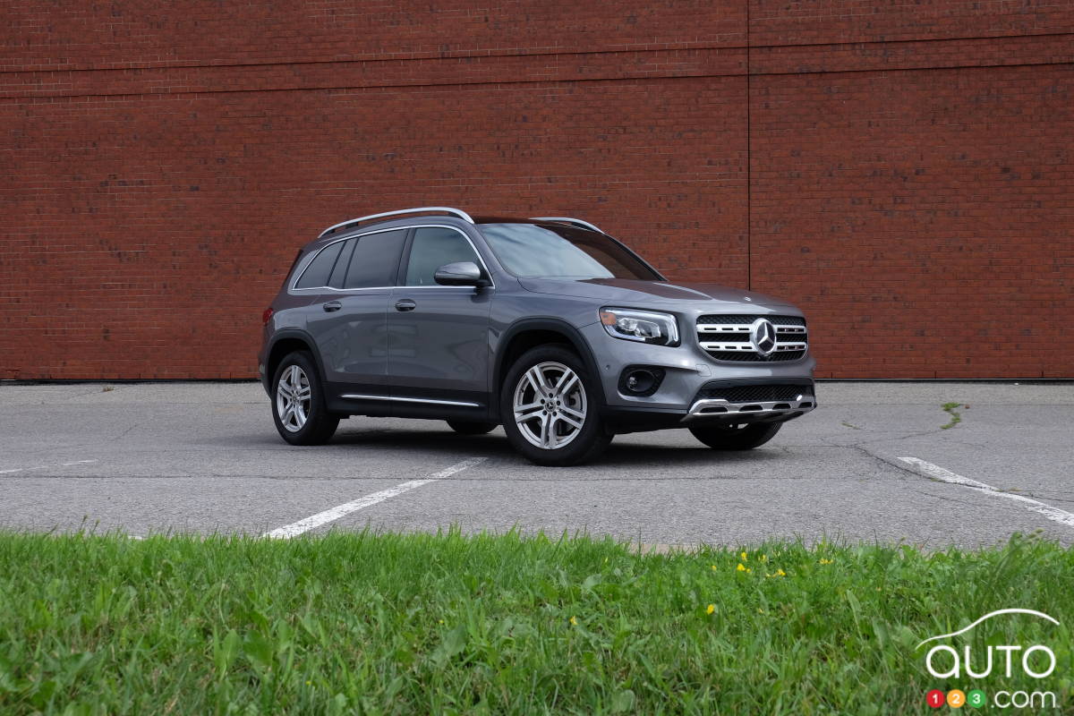 Mercedes-Benz Recalls 350,000 Vehicles Over Rollaway Risk