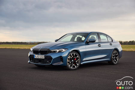 2025 BMW 3 Series, three-quarters front