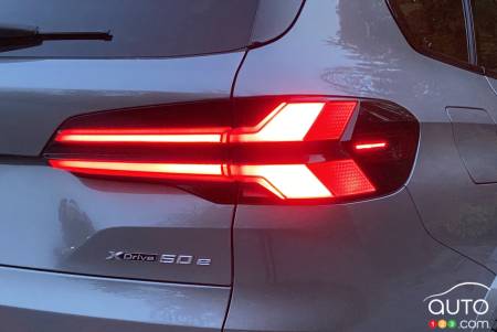 2024 BMW X5 xDrive50e, rear light