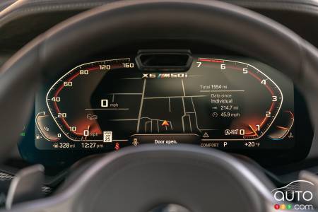 2020 BMW X6 M50i, data screen