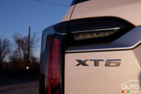 Cadillac XT6 2023, logo