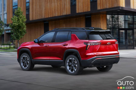 2025 Chevrolet Equinox, three-quarters rear