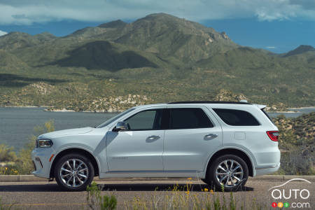 Dodge Durango, in profile