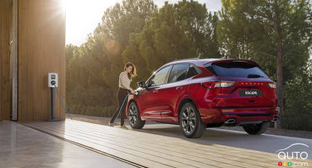 Ford Escape PHEV 2021, trois quarts arrière