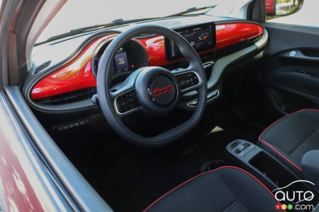 2024 Fiat 500e, interior