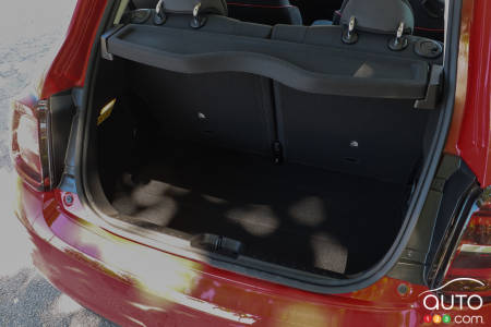 2024 Fiat 500e, trunk