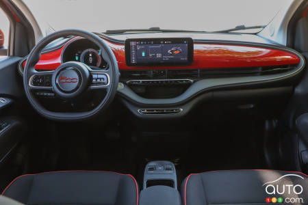 2024 Fiat 500e, steering wheel, dashboard
