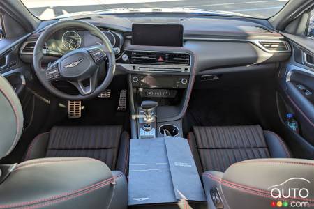 Intérieur de la Genesis G70 2024