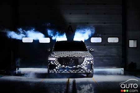 2022 Genesis GV70, front