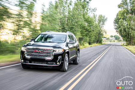 GMC Acadia Denali, sur la route