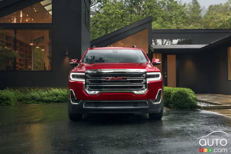 Front of the GMC Acadia SLT