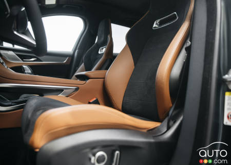 2022 Jaguar F-Pace SVR - Seating