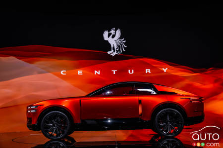 Toyota Century Coupe, in profile