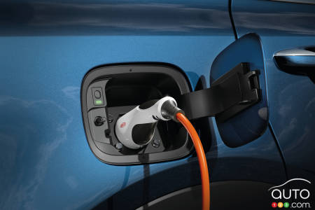 2021 Kia Sorento plug-in hybrid, charging port
