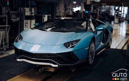 The last Lamborghini Aventador, front