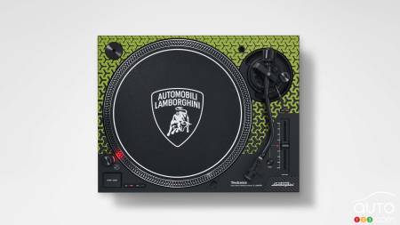 The limited-edition turntable produced by Lamborghini with Technics