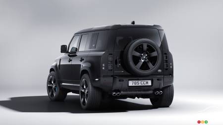 Land Rover Defender James Bond Edition, three-quarters rear