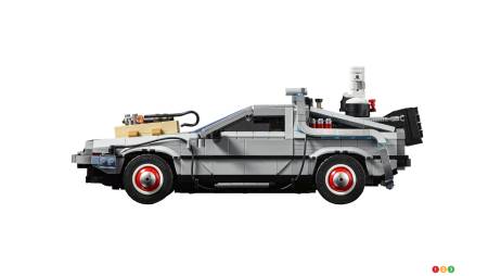 The new Back to the Future DeLorean set from Lego, fig. 3