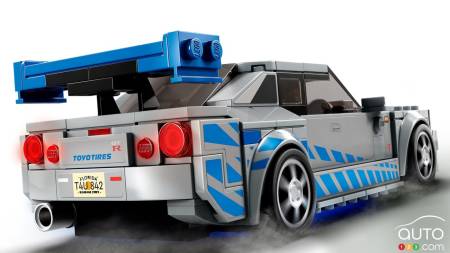 Lego's Nissan Skyline GT-R - Three-quarters rear