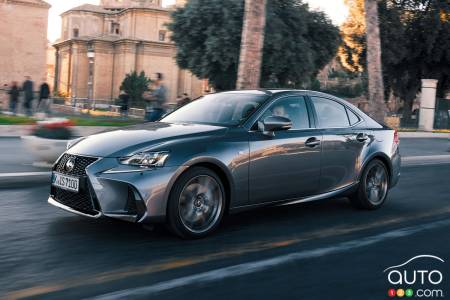 Lexus IS