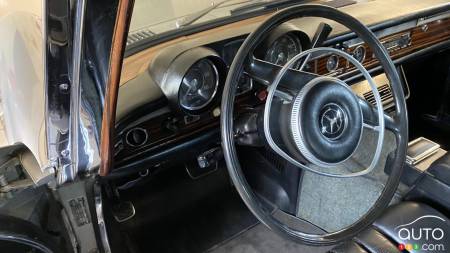 1969 Mercedes-Benz 600, steering wheel