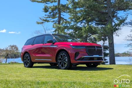 Le Lincoln Nautilus 2024, en rouge