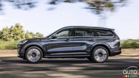 Lincoln Aviator PHEV 2022 - Profil