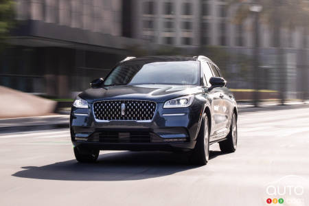 2022 Lincoln Corsair PHEV, front