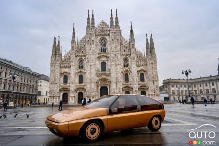 The restored MX-81 Aria, on the Piazza Duomo