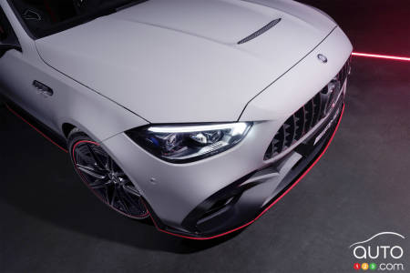 Hood, headlights of 2024 Mercedes-AMG C 63 S E Performance F1 Edition