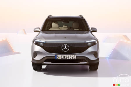 Mercedes-Benz EQB 300 4MATIC 2024, avant