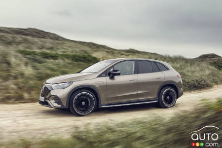 Mercedes-Benz EQE SUV 2023, profil