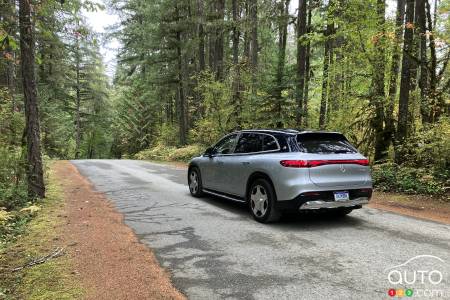 2024 Mercedes-Maybach EQS 680 SUV, trois quarts arrière